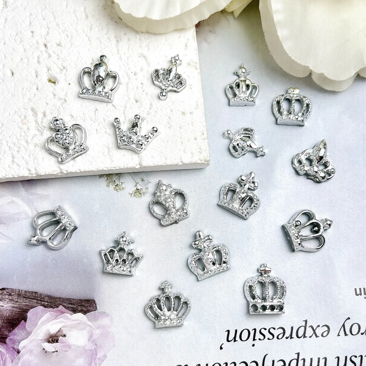 50PCS New Creative Gradient Purple Crown Resin Nail Charms 3D Simulated Silver Crown Nail Art Decorations for DIY Princess Nails