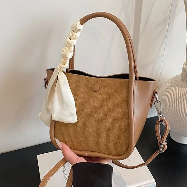 

2025 Chic Shoulder Bag, Women's Commuter Tote Purse, Minimalist Day to Night Crossbody, Versatile Sling Bag, Textured Top Handle