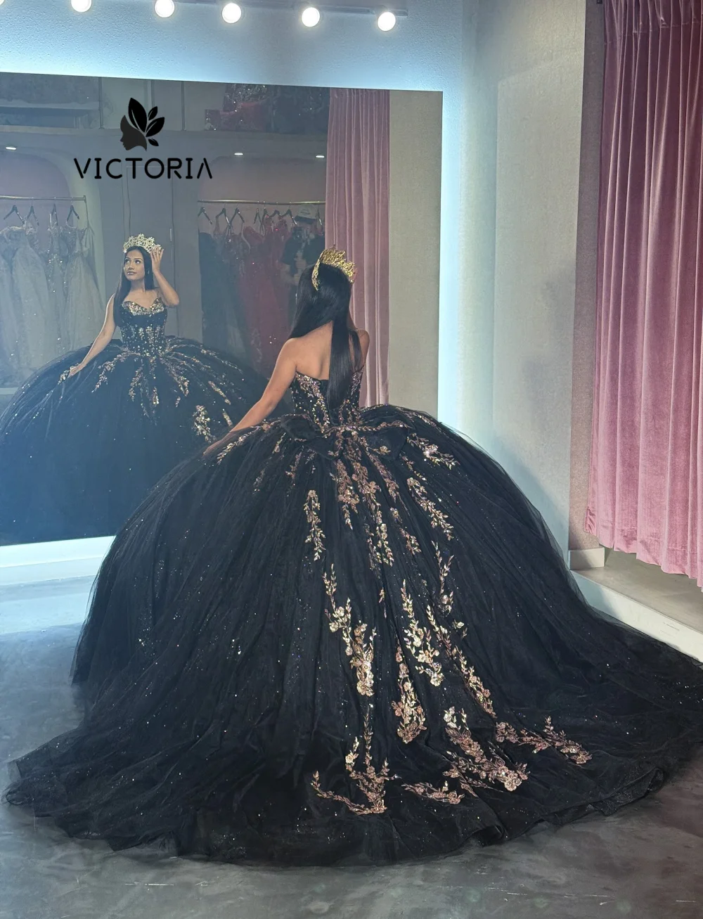 

Gold Appliques Black Sweetheart Quinceanera Dresses 2026 Beading Crystal Ball Gown Birthday Luxury Dresses Customized