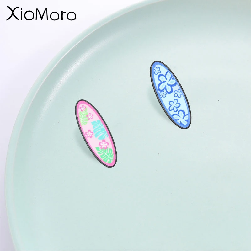 Lebendiger Surfbrett-Emaille-Pin, lustiges rosa und blaues Wellen- und Palmblatt-Design-Abzeichen, modisches Accessoire, bestes Geschenk für Surfliebhaber