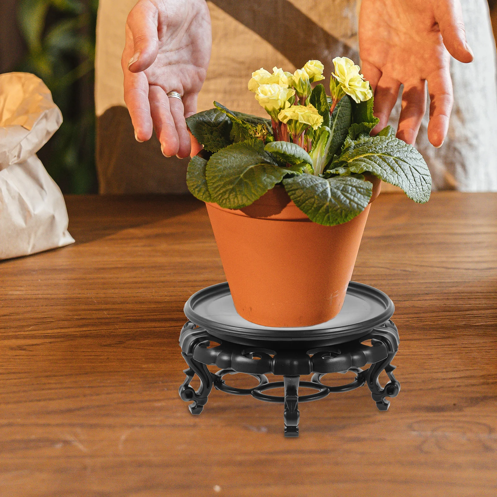 

1Pcs Resin Flower Pot Stand Stable Decorative Plant Shelf Perfect for Indoor Outdoor Garden Balcony Flower Stand