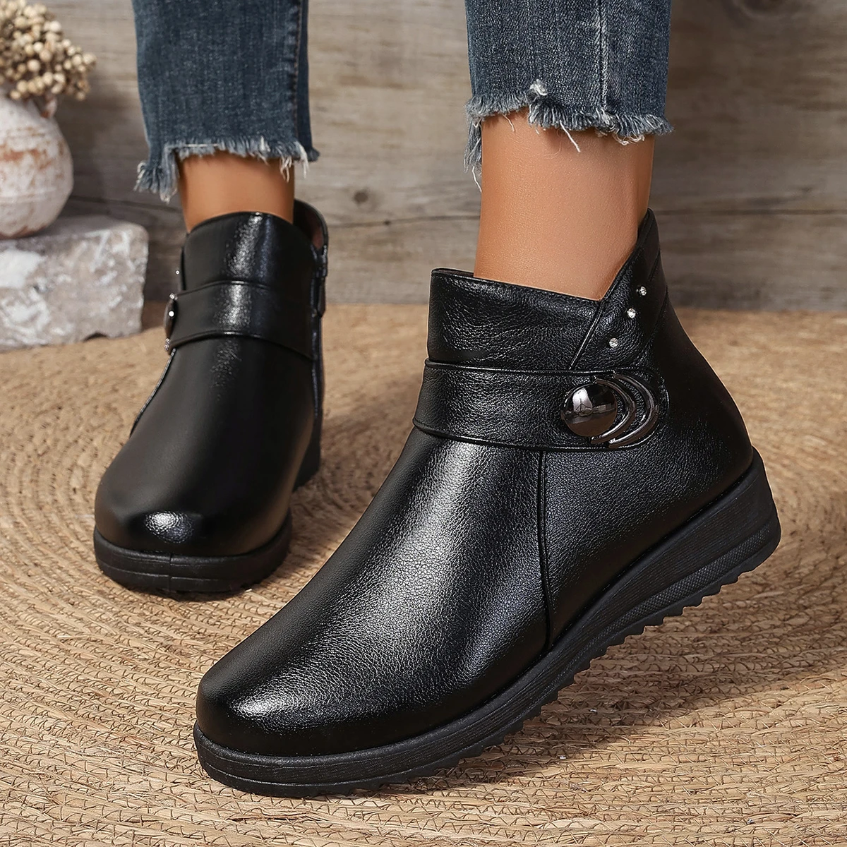 2024 Brand Shoes for Women Metal Decoration Women\'s Boots Fashion Side Zipp Daily Boots Women Hot Sale Round Toe Ankle Boots