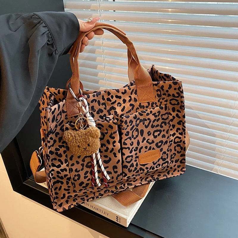 Leopard print canvas bag, female tote bag, large-capacity messenger class commuter bag
