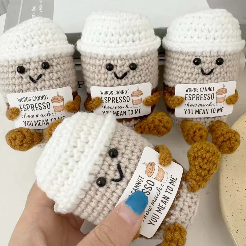 اليدوية محبوك الطاقة الإيجابية فنجان القهوة عناق دمية الجيب مع بطاقة ديكور غرفة المنزل الحلي المنسوجة يدويا هدايا عيد الميلاد