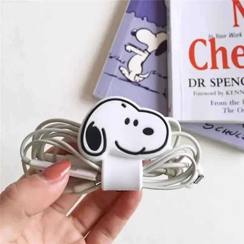 Snoopy Cable Storage Buckle Cartoon Silicone Earphone Data Cable Winder Organizer Cute Creative Headphone Cord Protector Clips