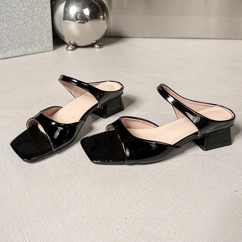 

2026 New Summer Open-Toe Thi Heel Sandals Women's Outdoor Wear Patent Leather Strap Square Head Flat Heel Rubber Outsole