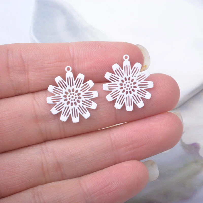 30 Stück AB1078 Messing-Schmuckanhänger in Hellgold, Blumen-Charms, DIY-Zubehör für Damen-Ohrringe und -Halsketten – Detail 10