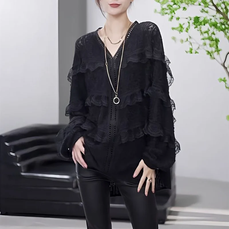 Fashion V-Neck Spliced Hollow Out Lace Ruffles Blouses Women\'s Clothing 2023 Autumn Loose Casual Pullovers Asymmetrical Shirts