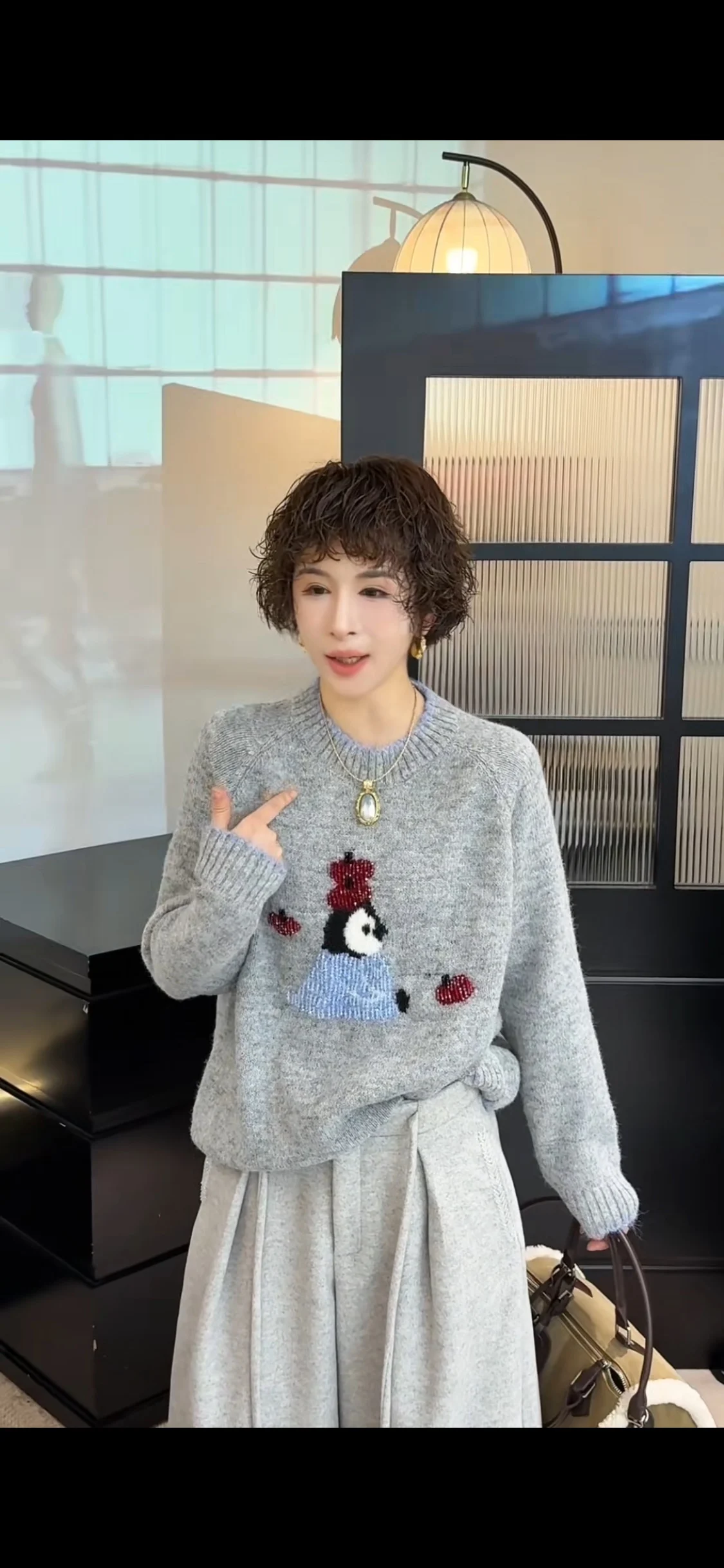 

Loose Casual Faionable Color Women's Top Versatile Pure Color Design Winter 2025 New Arrival European Sle