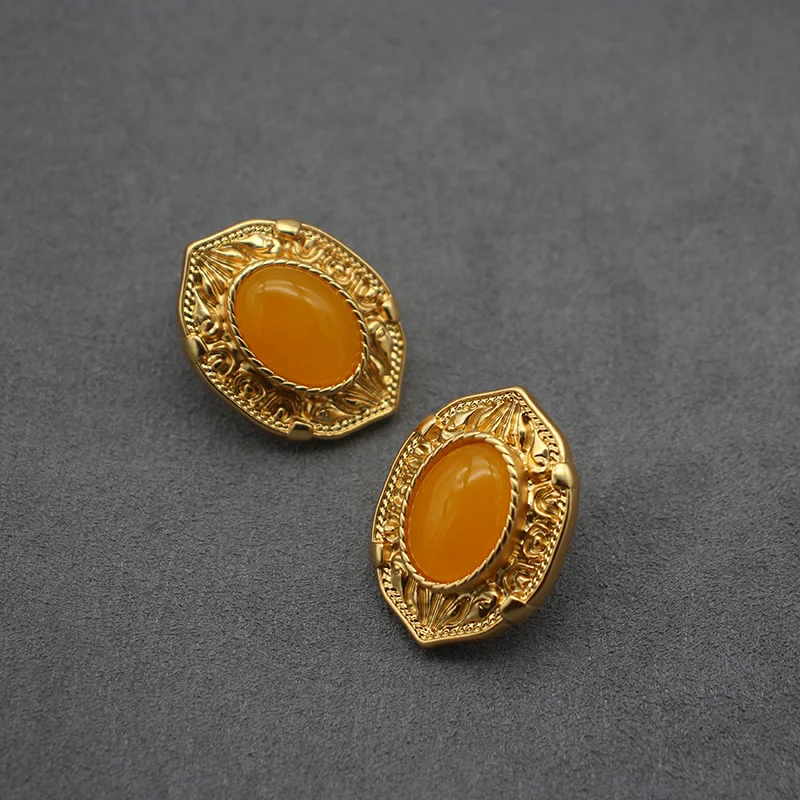 

Vintage Chalcedony Glass Inlay Stud Earrings - Exquisite, Niche, and Timeless. Matte Gold Earrings