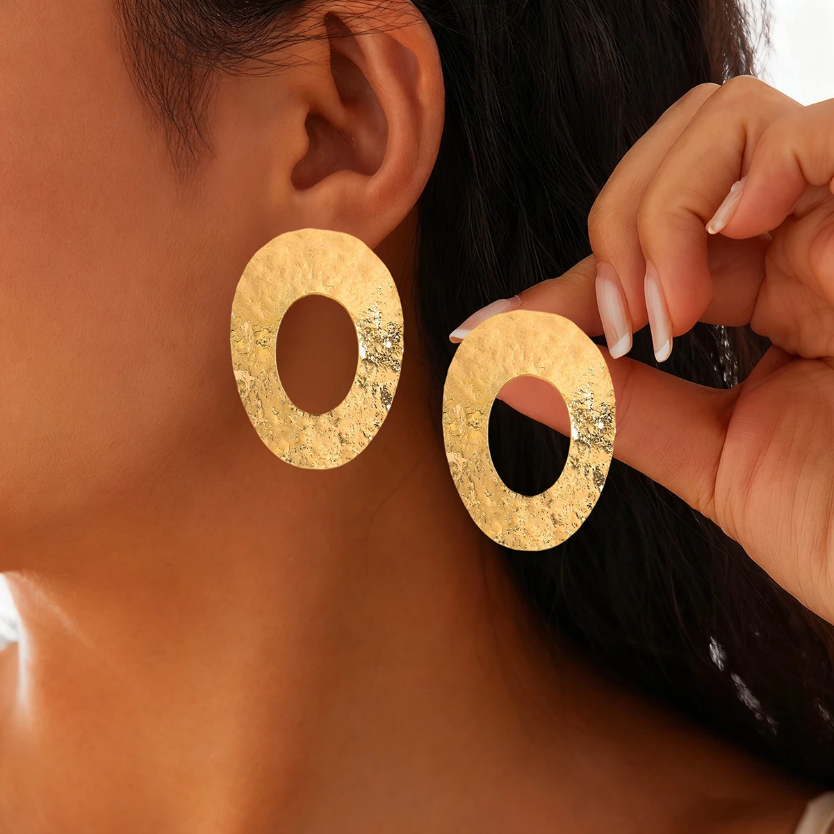 

Geometric Irregular Hollow Ellipse Metal Earrings for Women Minimalist Style Personality Earrings Trendy Jewelry Gift