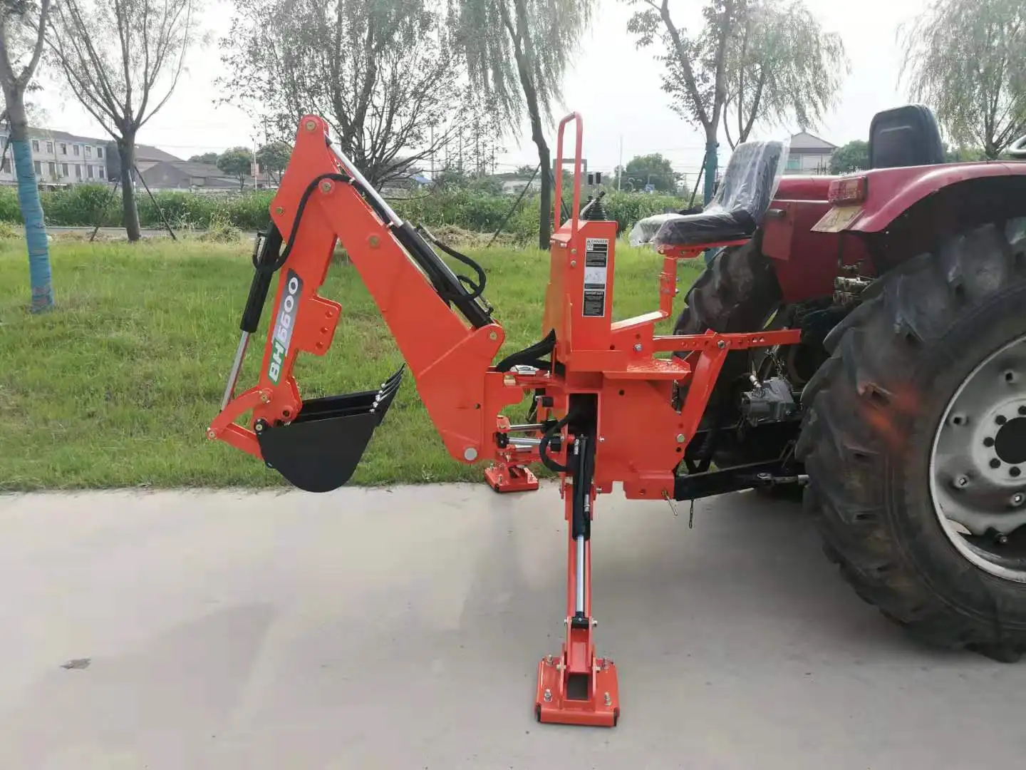 Professional Tractor Backhoe Cat 1 and 2 Three Point Hitch Backhoe PTO Driven Tractor Attachments for Farm Use
