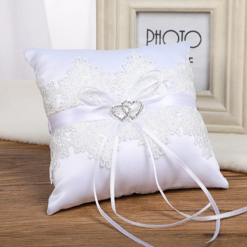 Delicate Wedding Supplies Party Pearls Lace Ring Pillow Ribbon Bowknot Cushion Bearer for Engagement Marriage Proposal Decor