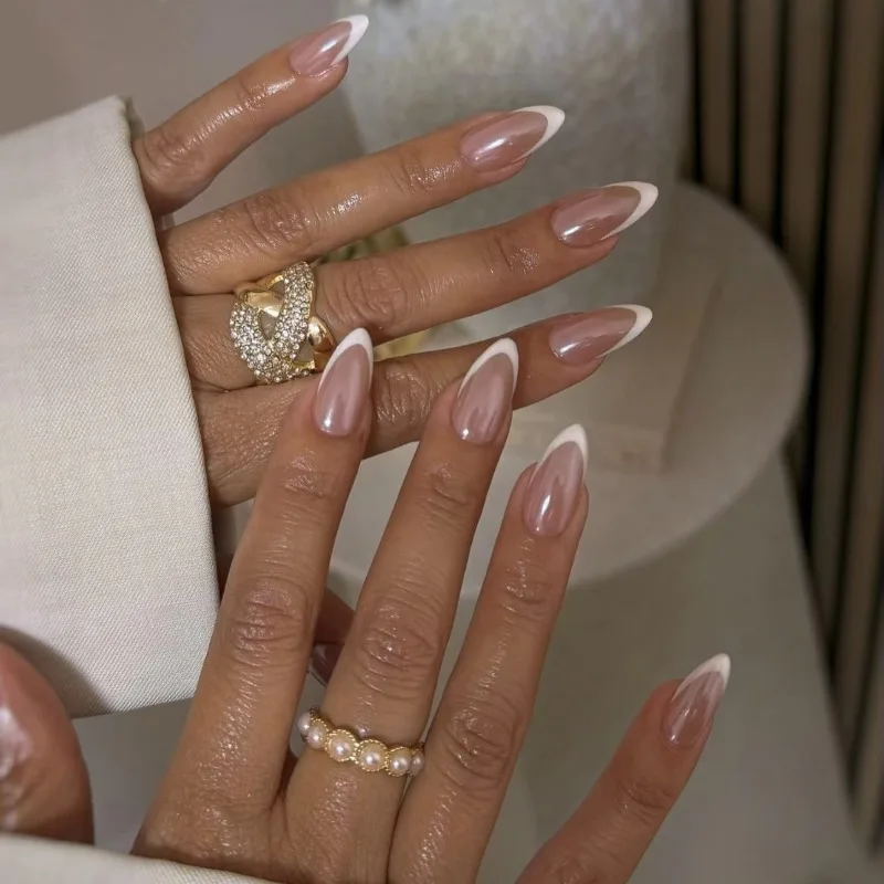 Niche high-end sense simple white French nude hand-worn armor