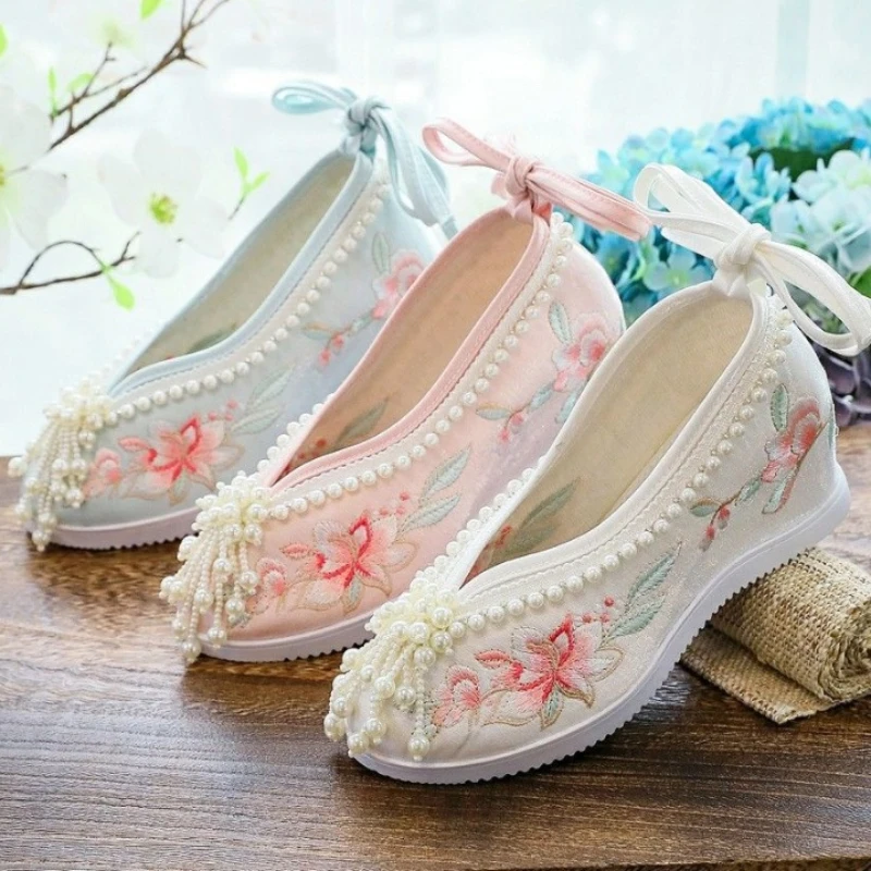 Women Cheongsam Hanfu Shoes Pearl Tassels Flower Embroidery Cloth Shoes Lady Chinese Style Ancient Fairy Cosplay Wedding Shoes