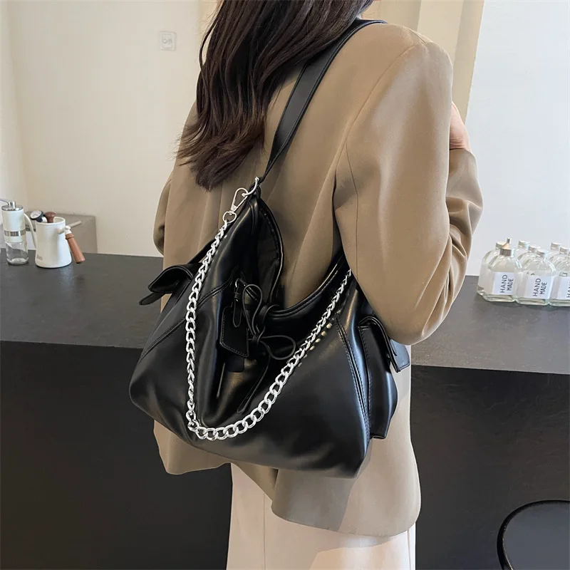 

Oversized Tote Bag for Women Spacious Shoulder Underarm Bag Minimalist Fashion Versatile Carryall for Daily Use and Travel
