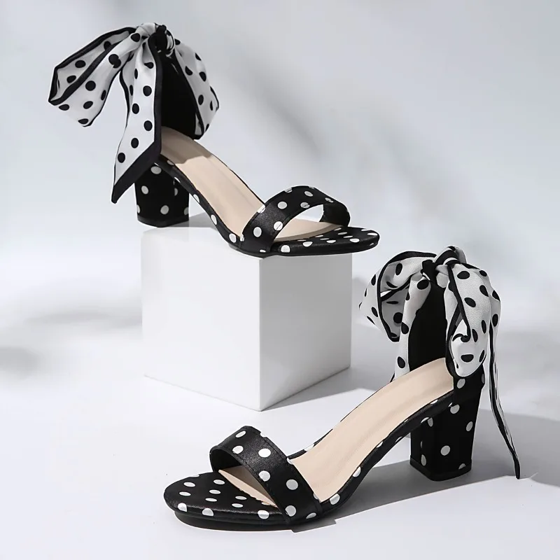 

Женские босоножки на каблуке в горошек, лето 20л.