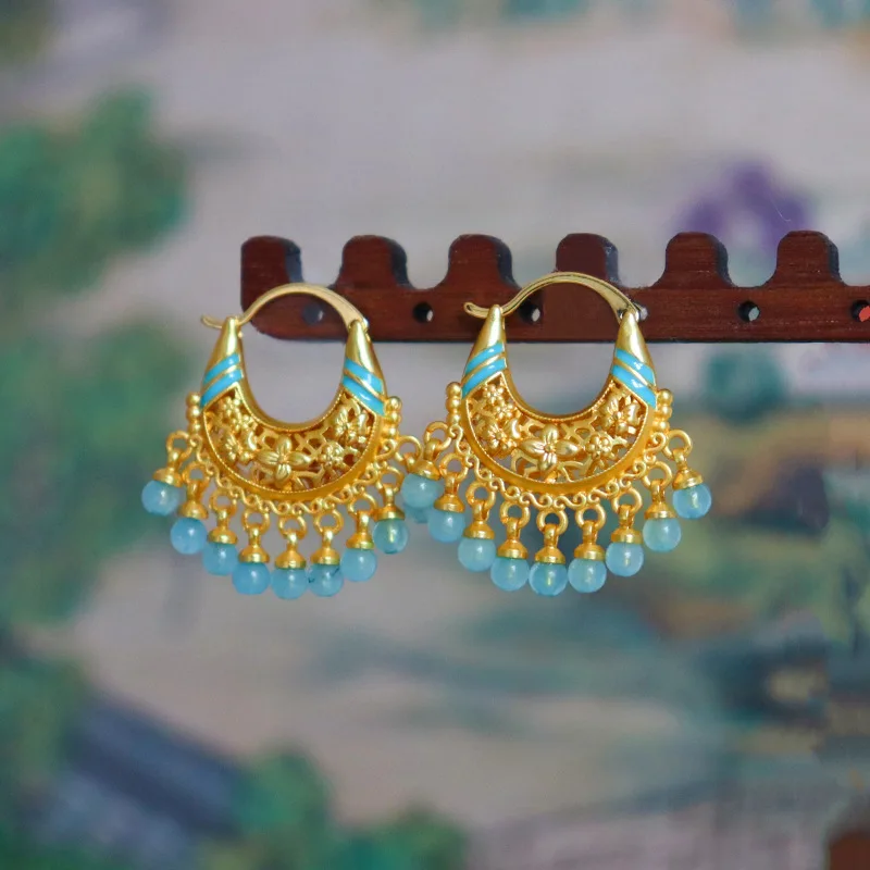 

Chinese Style Ethnic Retro Horn Shaped Sky Blue Natural Stone Tassel Earrings for Women Niche Exquisite Girlfriend Gift Vacation