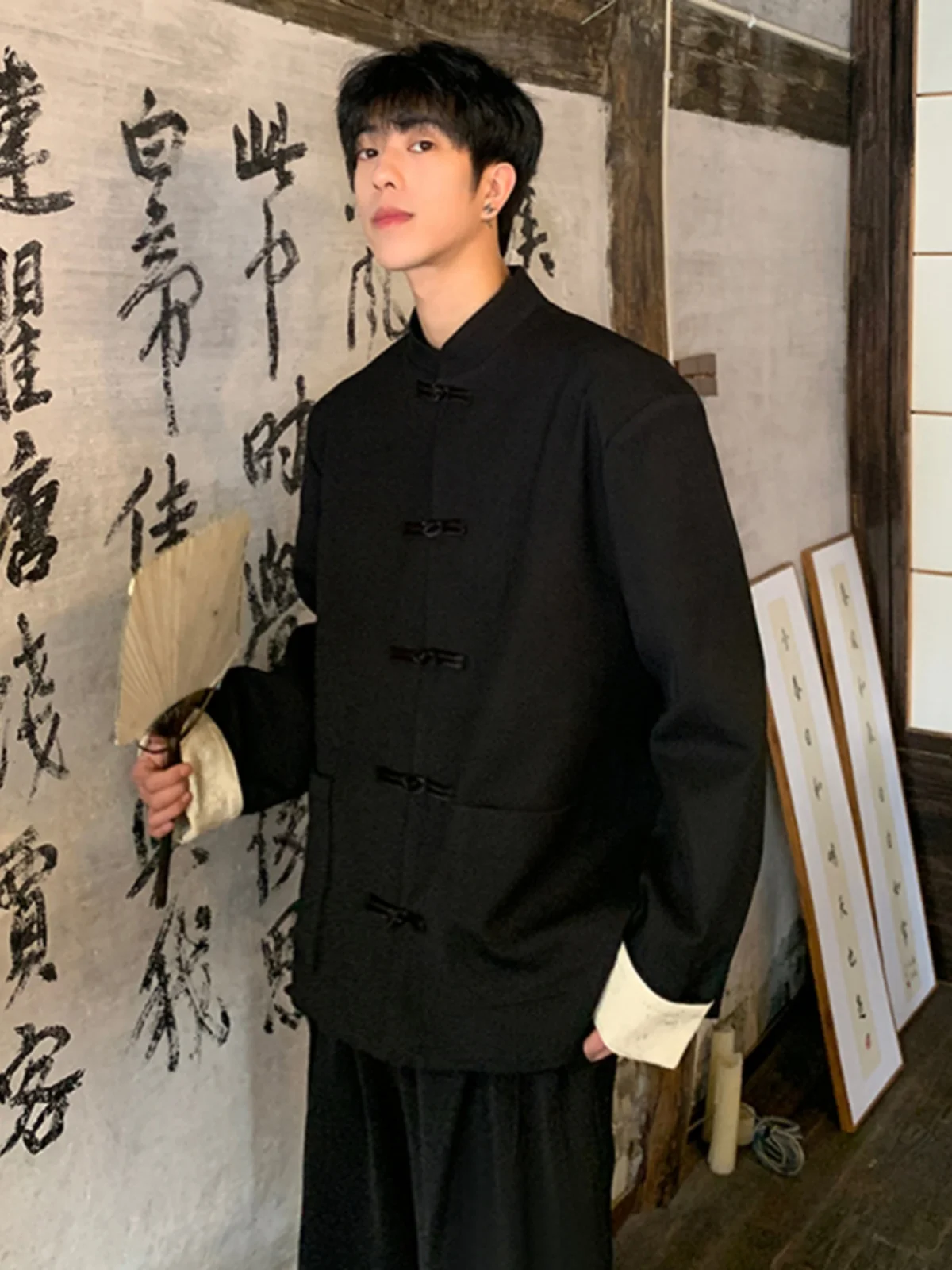 

Новый китайский мужской костюм: элегантный пиджак с воротником-стойкой, пуговицами и наплечниками, в стиле Zhongan, для молодых мужчин