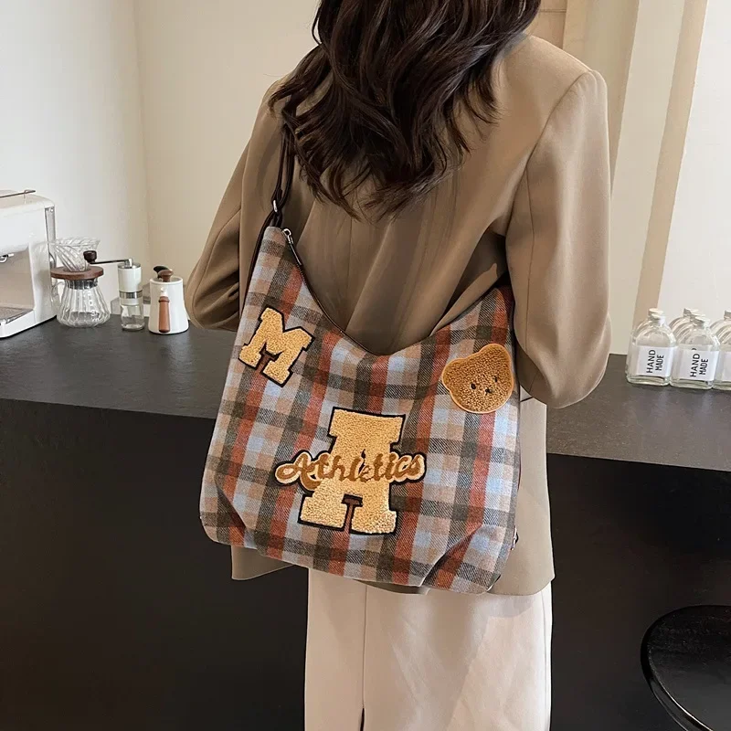 Vintage College Style Plaid Bag Women's Fashion Sweet Bear Backpack Women's Autumn and Winter New Women's Shoulder Bag