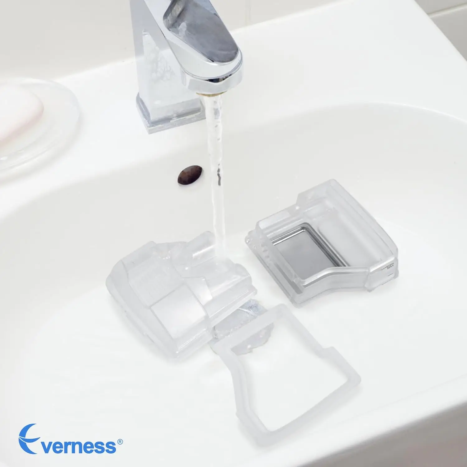 Сменная водяная камера, совместимая с AirSense 10 и AirCurve 10, надежное уплотнение и долговечность. Поставляется Everness.