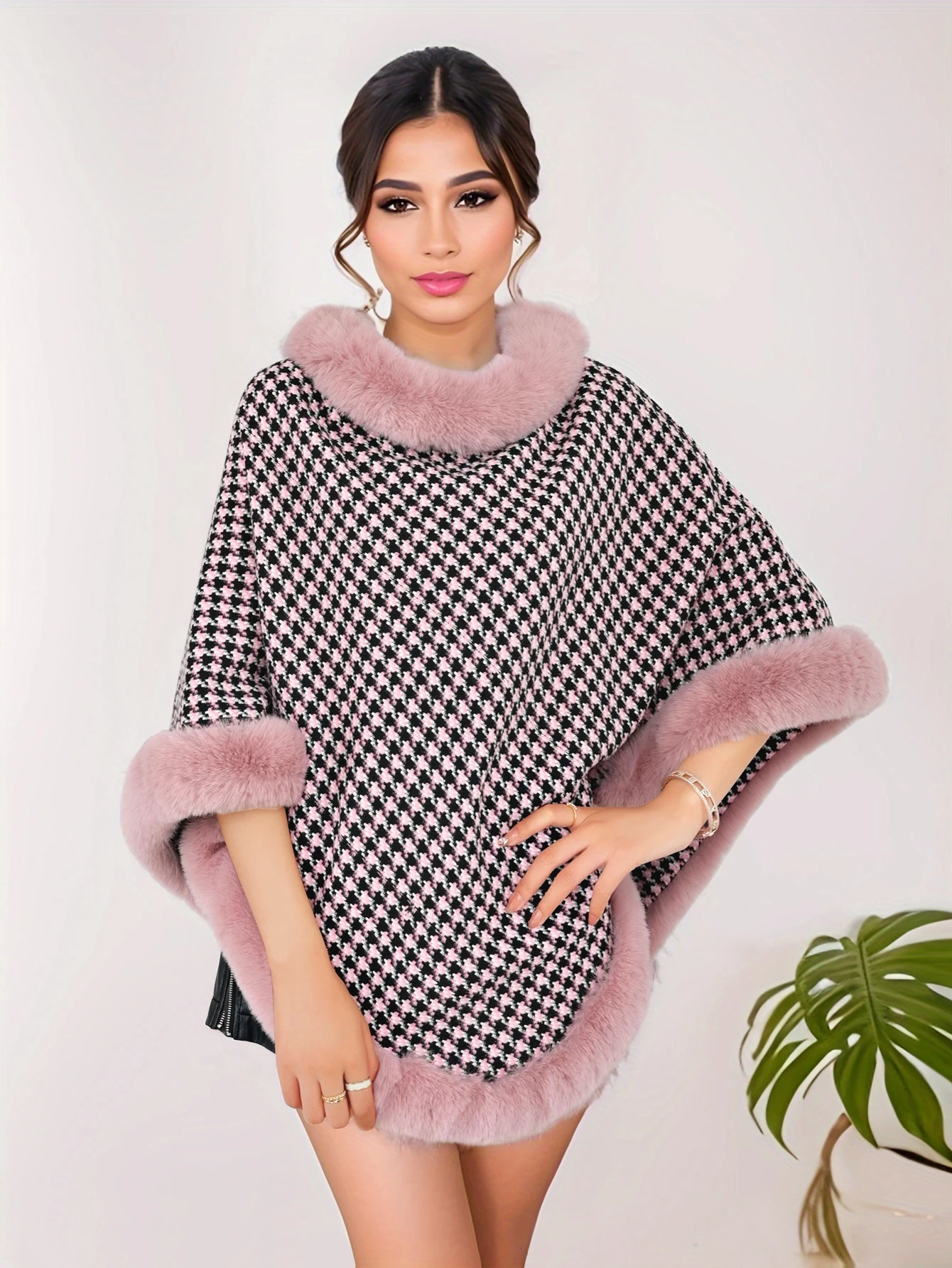 

Faux Fur Shawl Women's Imitation Fur Round Neck Thick Plaid Stripes Casual Style Autumn-Winter Women's Pullover Cape