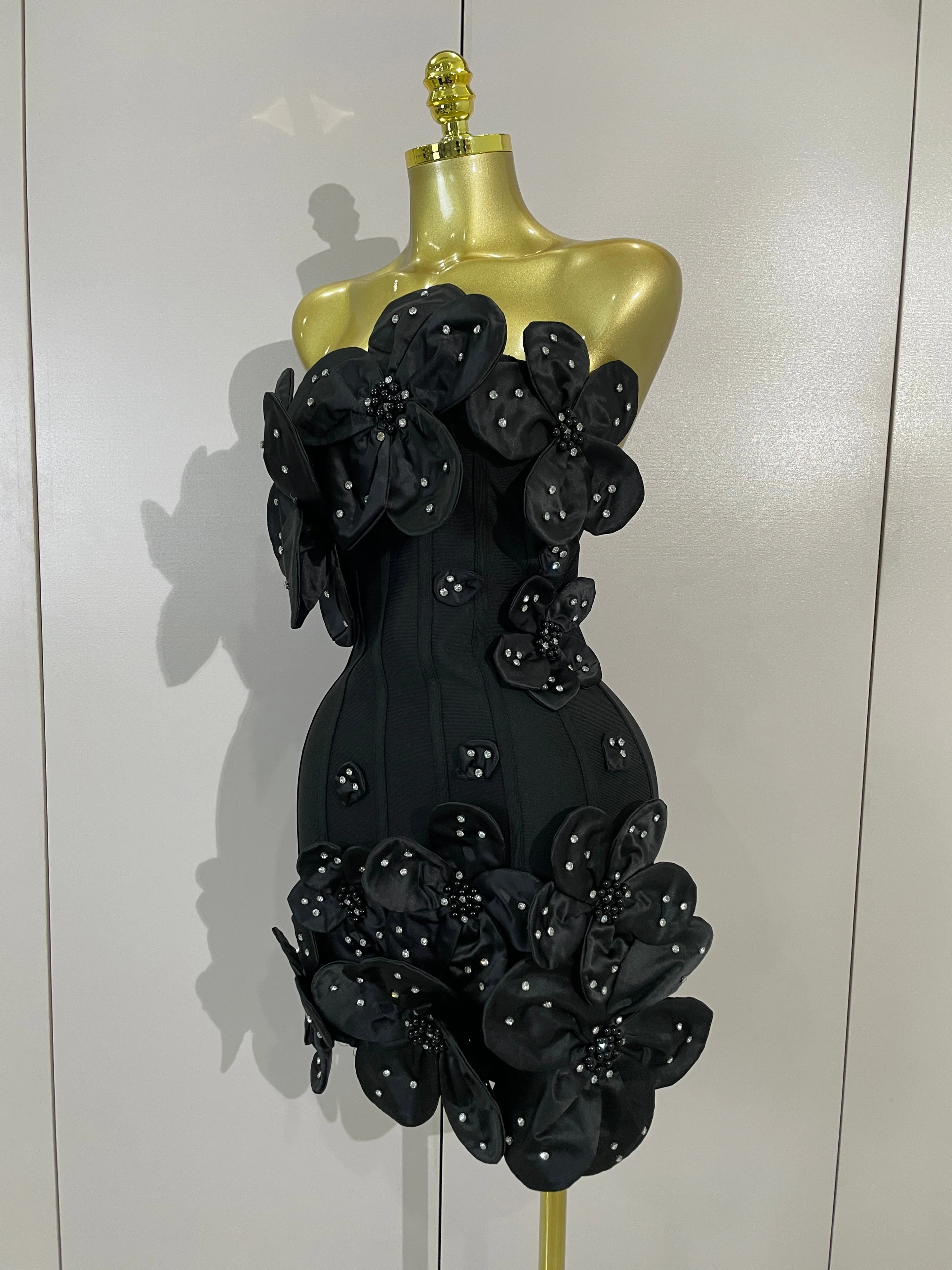 Women Elegant 3D Beaded Flower Strapless Mini Bodycon Bandage Dress Luxury Formal Party Prom Gown Birthday Wedding Guest Dresse view 2