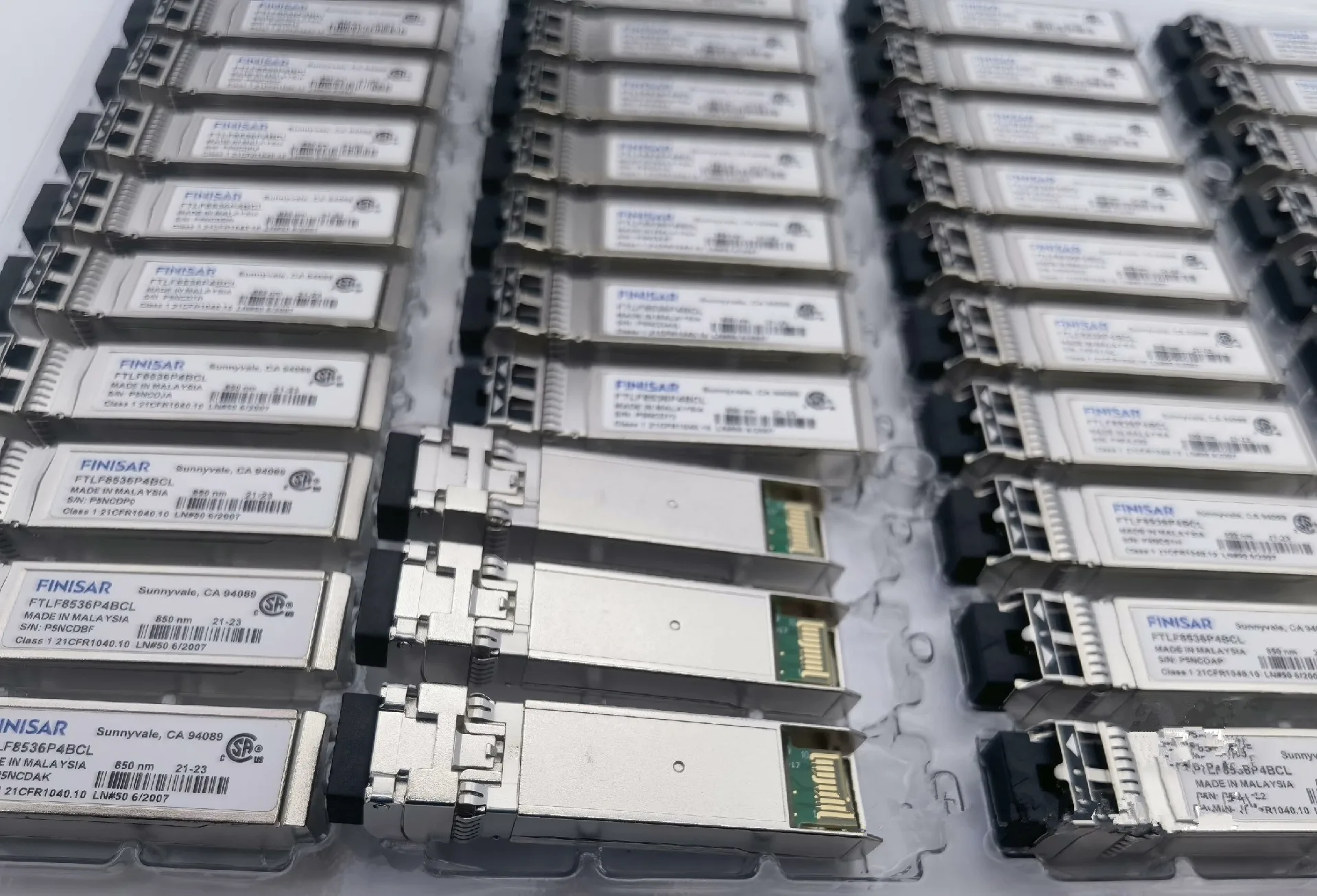 1PCS New Finisar Optical Transceiver 25G SFP FTLF8538P4BCL 850nm SR 25GB Optical Network Module
