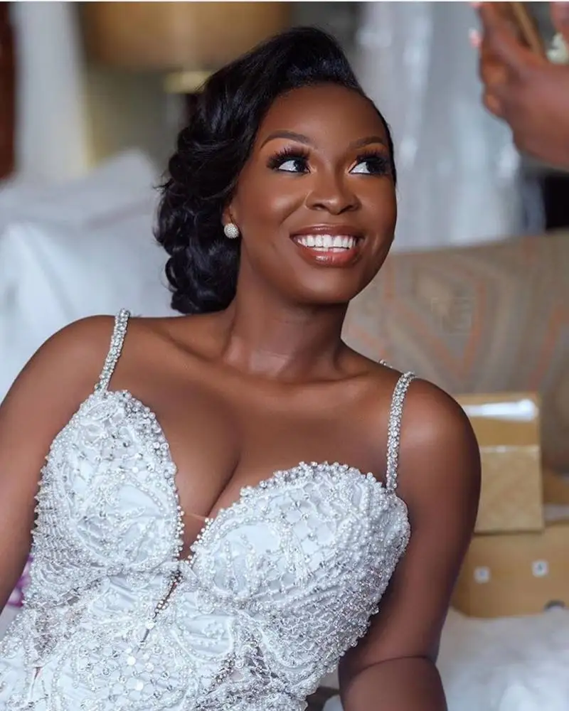 Vestidos de novia africanos de lujo con apliques de cuentas, vestidos formales de Iglesia nupcial, vestidos de novia de sirena de encaje blanco marfil