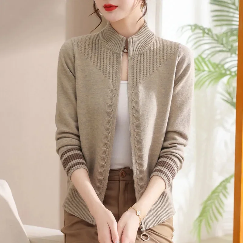 

High-Quality Knitwear Cardigan Jacket Women's Spring Autumn 2025 New Stand-UP Collar Sweater Zipper Coat Female Short Zipper Top
