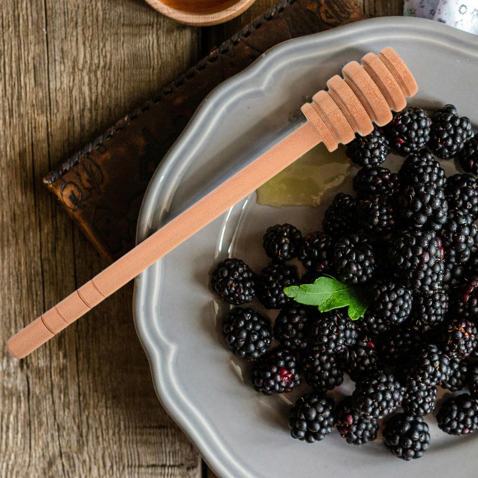 

4Pcs Honey Stirrer Natural Wood Long Handle Spoon Honey Mixing Stick for Jar Drizzling Syrup Jam Kitchen Tool Stir Sticks