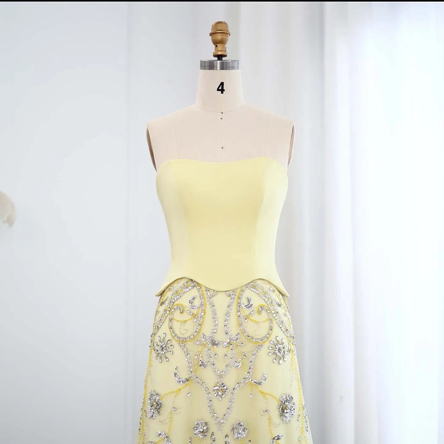 カスタムメイドの高級ノースリーブイブニングドレス、エレガントなウェディングドレス、フォーマルで絶妙な高品質セクシーなプロムパーティードレス（女性用）