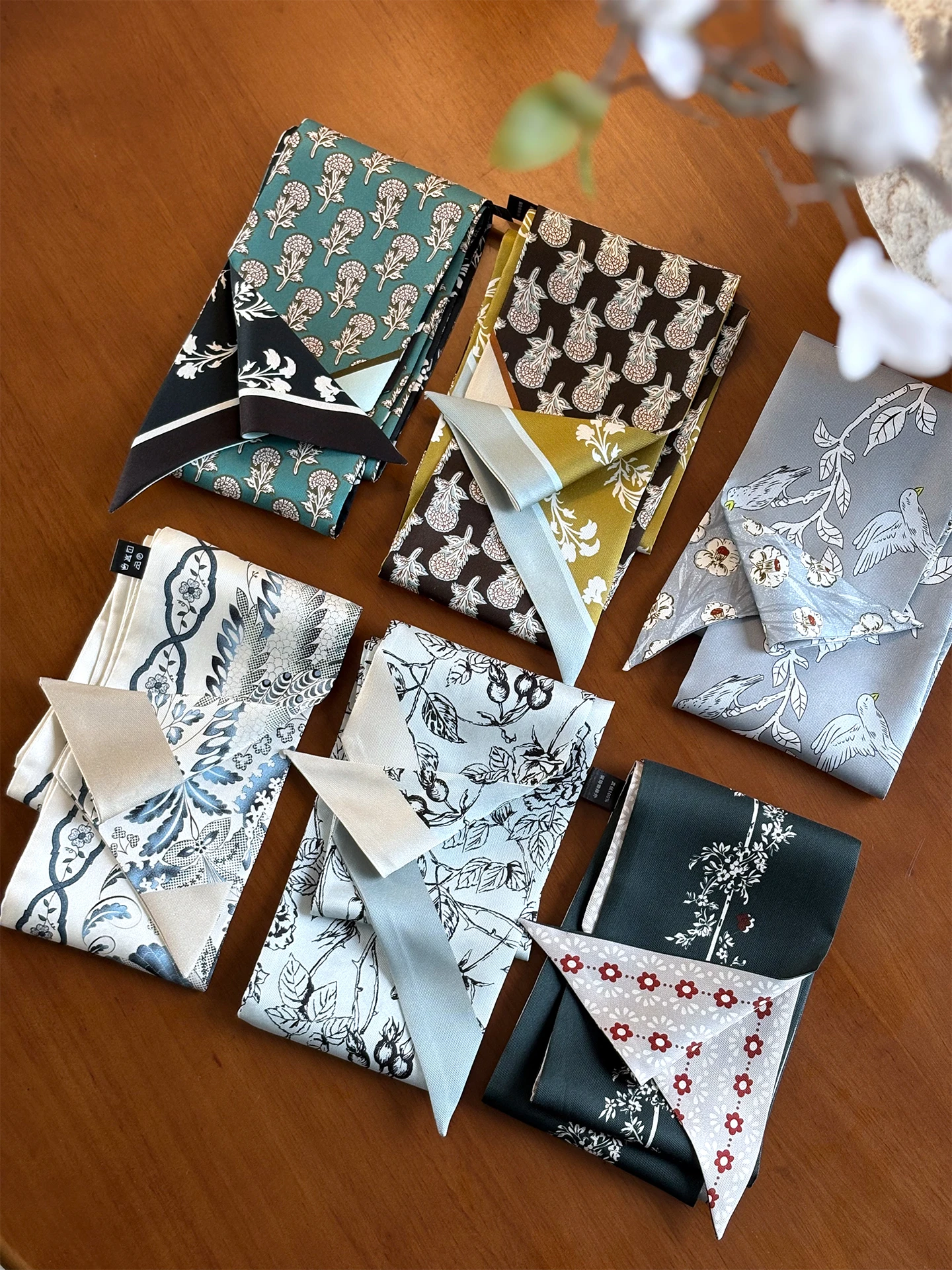 

Vintage Long Silk Scarf Printed Silk Unique Piece Hairband Bag Wrap Versatile Accessory for Youth And Middle-aged Women