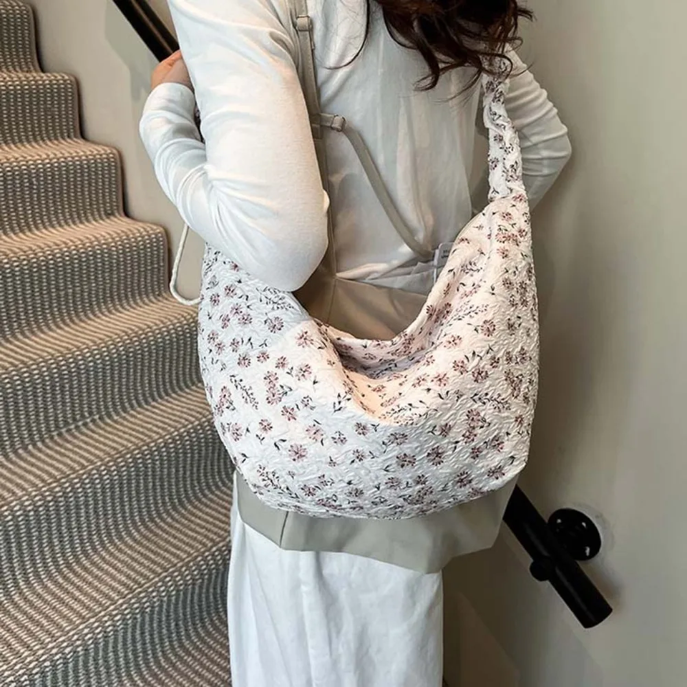 

Sweet Floral Drawstring Shoulder Bag Versatile Korean Style Pleated Strap Tote Bag Large Capacity Polyester