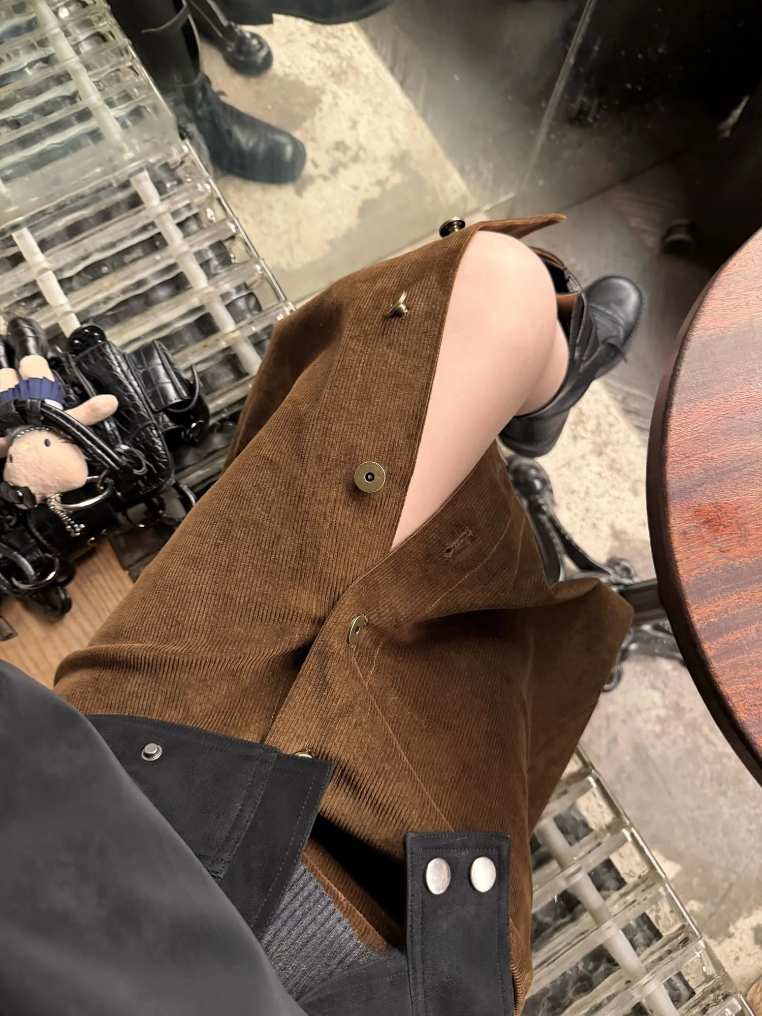 

Modern Retro Corduroy A-Line Skirt for Women Loose Slimming Mid-Length Skirt Casual Pure Color Low Waist Design