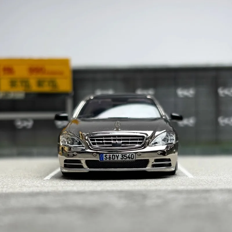 Diecast 1/64 Size Mercedes-Benz S-Class Alloy Model Car Benz S600L W221 Car Model Toys for Boys Collection Hobby Original Box