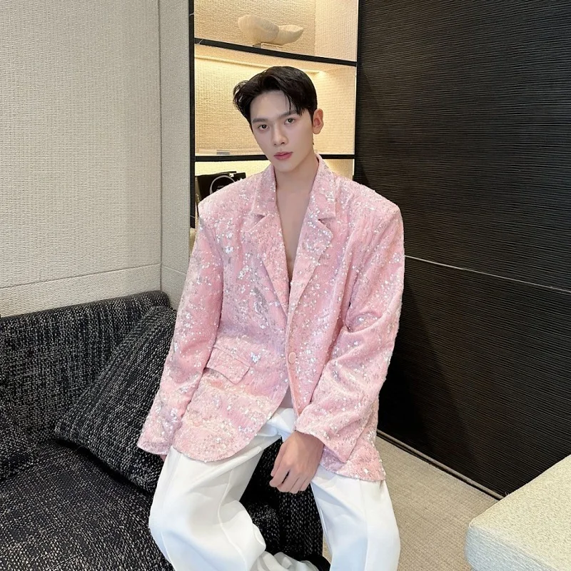 เสื้อเบลเซอร์ผู้ชาย WTHT รุ่นทันสมัย แต่งแผ่นเสริมไหล่ ประดับเลื่อม แขนยาว กระดุมแถวเดียว แฟชั่นฤดูใบไม้ร่วง ปี 2025 รุ่น 2A1858