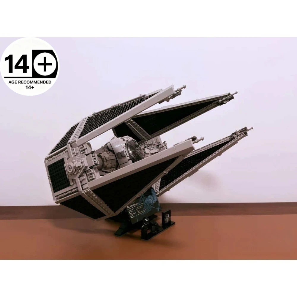 

High Quality Detailed Sci-Fi Starfighter Collectible Display Model 1900+pcs Miniature Toy for Adult Hobbyists