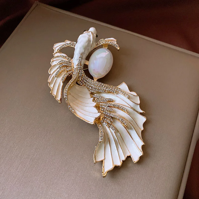 Broche poisson rouge Vintage en strass, Corsage de luxe de grande taille, accessoires de Design Unique à la mode, épingle de collier délicate pour femmes et hommes