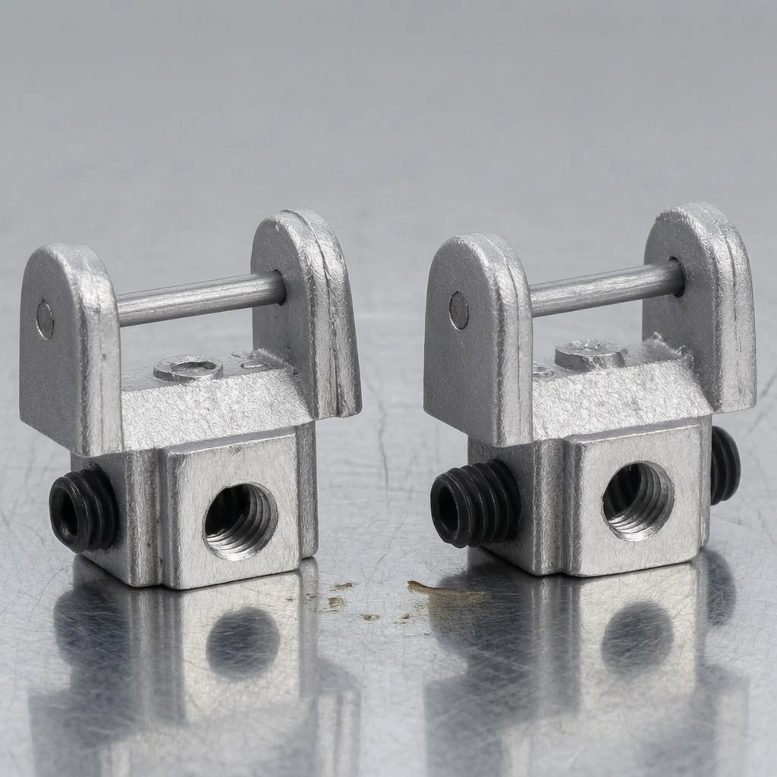 

2 Pieces Wire Saw Clamp Head Silver-Gray Saw Blade Clamp Head Hardware Part U-Shaped Threaded