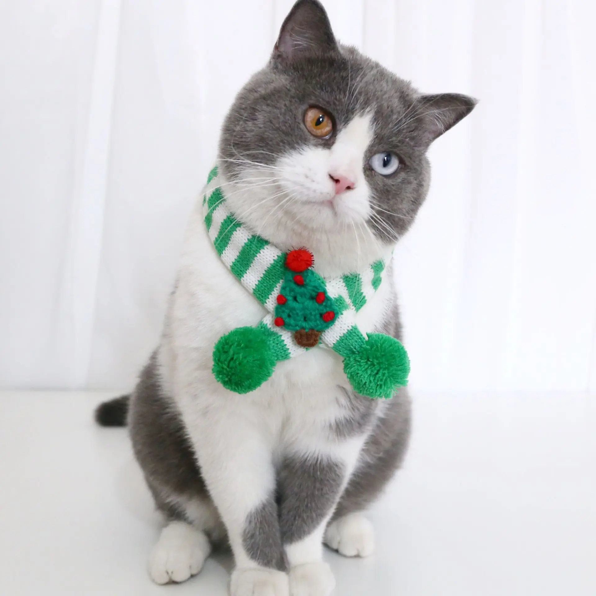 Pet Christmas Scarf Adjustable Collar Cute Cat Knitted Stripe Santa Scarf Festive Pet Gift Happy New Year Pet Hair Accessories