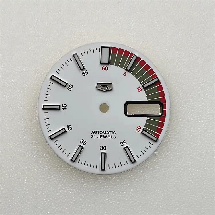 

Механические часы с циферблатом 28,5 мм, механизмом NH36, зеленой светящейся поверхностью, двойным календарем и логотипом S для модификации Seiko.