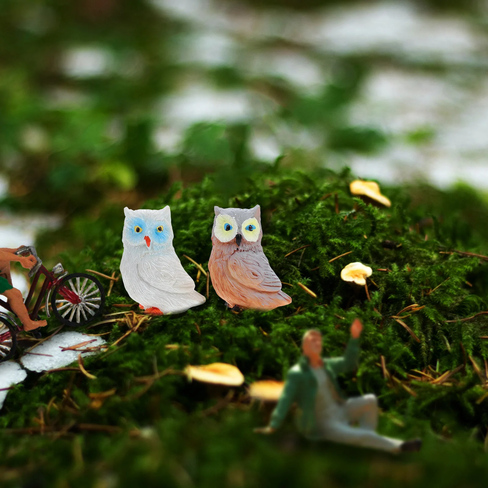 

2Pcs Detailed Resin Owl Figurines Miniature Garden Decor Micro Landscape Lifelike Small Animal Statues for Outdoor Yard