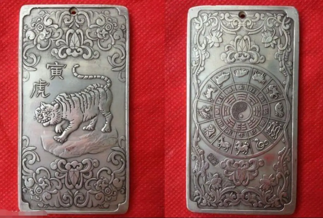 

Chinese Tibet Silver Zodiac Animal Tiger Bullion Thanka Amulet Thangka Beautiful Pendant Necklace room decoration