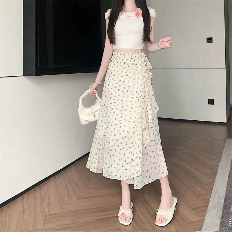 Apricot white small floral 8817
