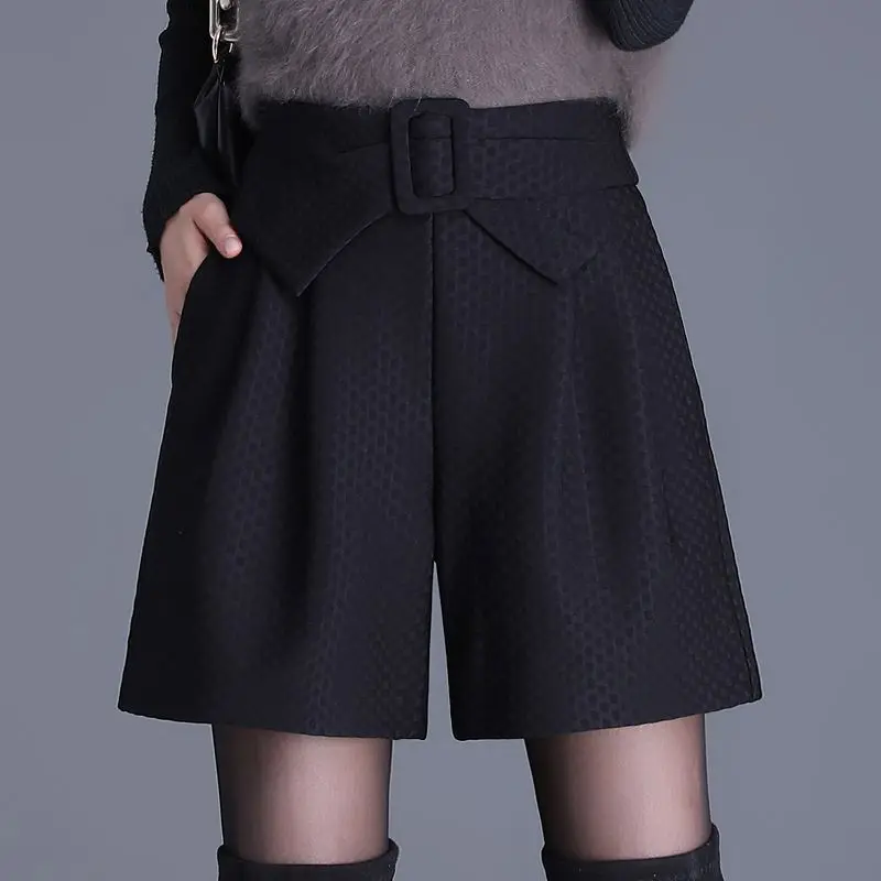 2024 New Women Fashion High Waist Black Wide Leg Shorts Spring Autumn Office Lady Elegant Slim Fit Casual Suit Short Pants M34