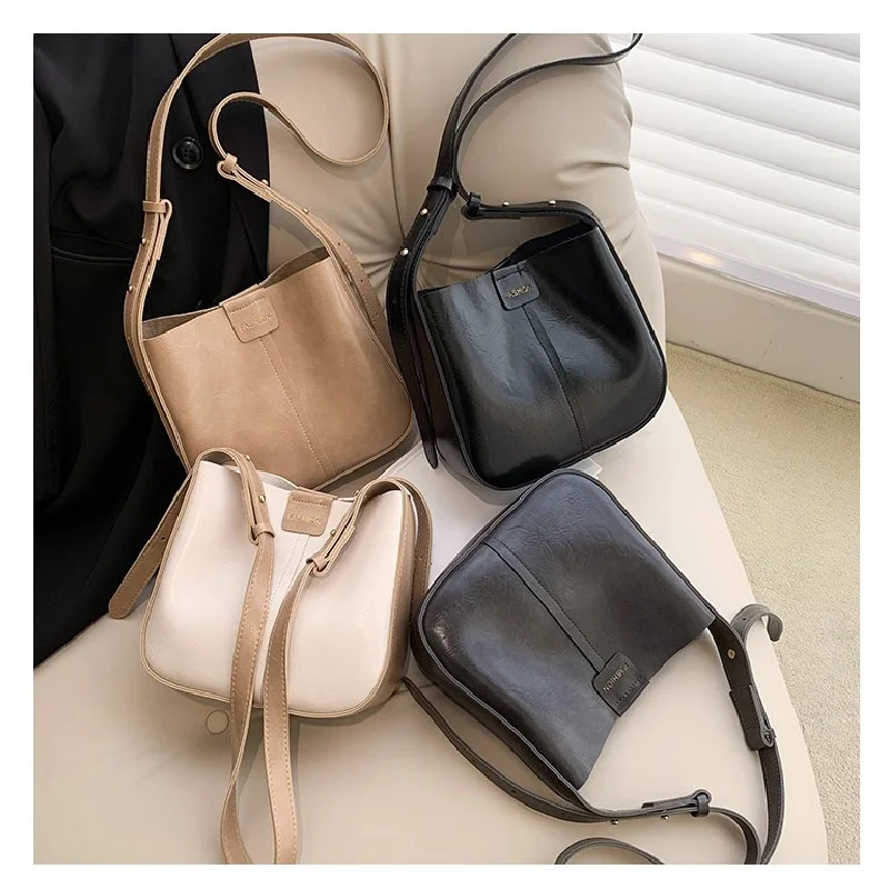 

Luxury Women's Shoulder Bag Made Of Premium Leather Featuring Paris Casual Elegant Lightweight Soft Daily Look​