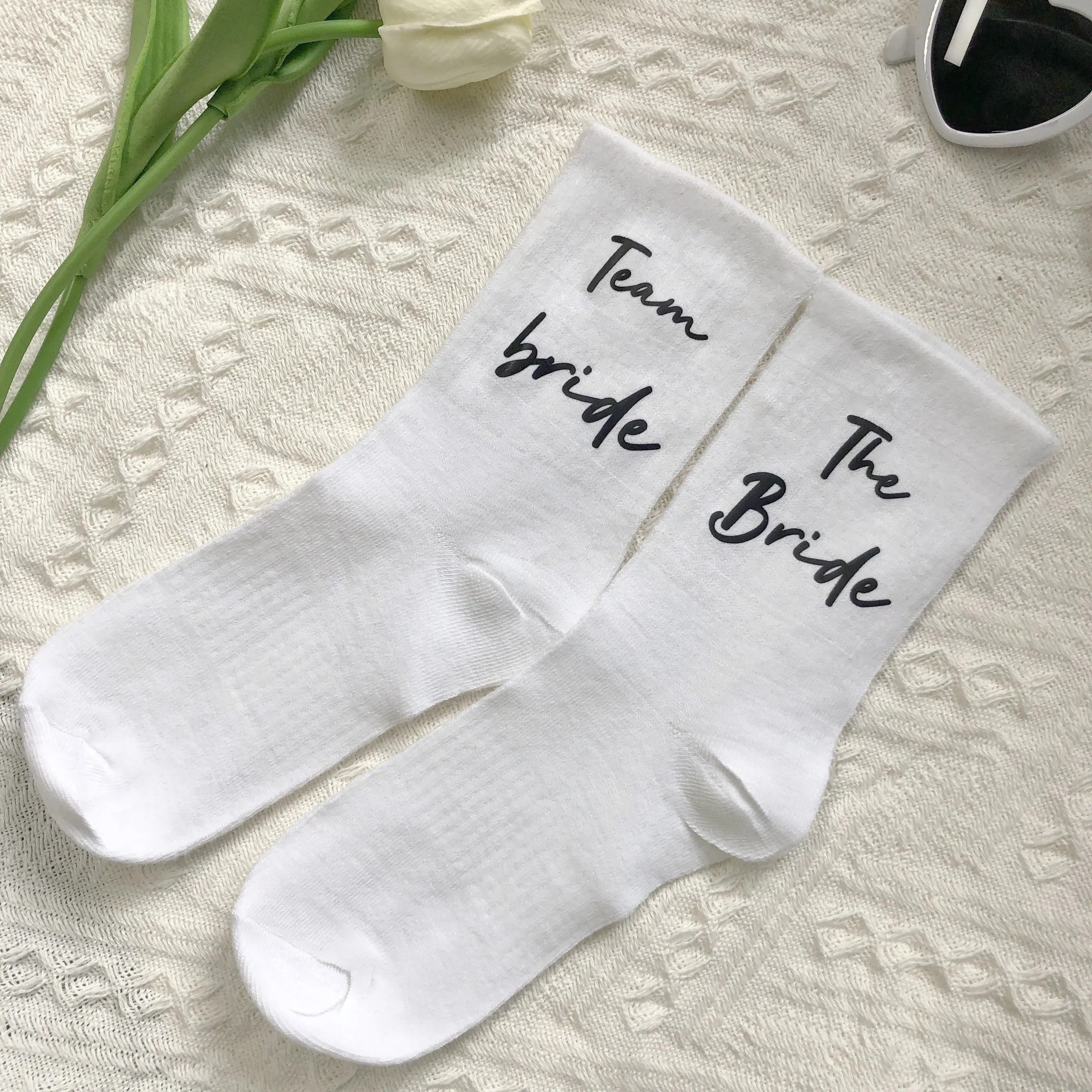 1Pair Bride/Team Bride Socks, Wedding Decoration Supplies, Bridal Shower Party Photo Props, Creative Bridesmaid Gifts