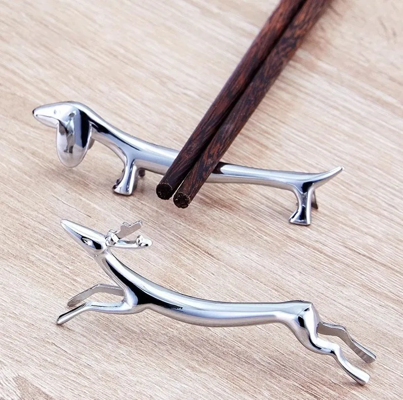 100pcs Creative Dachshund Style Dog/Deer Chopsticks Rest Zinc Alloy Cutlery Holder Hotel Restaurant Knife Rack ni652