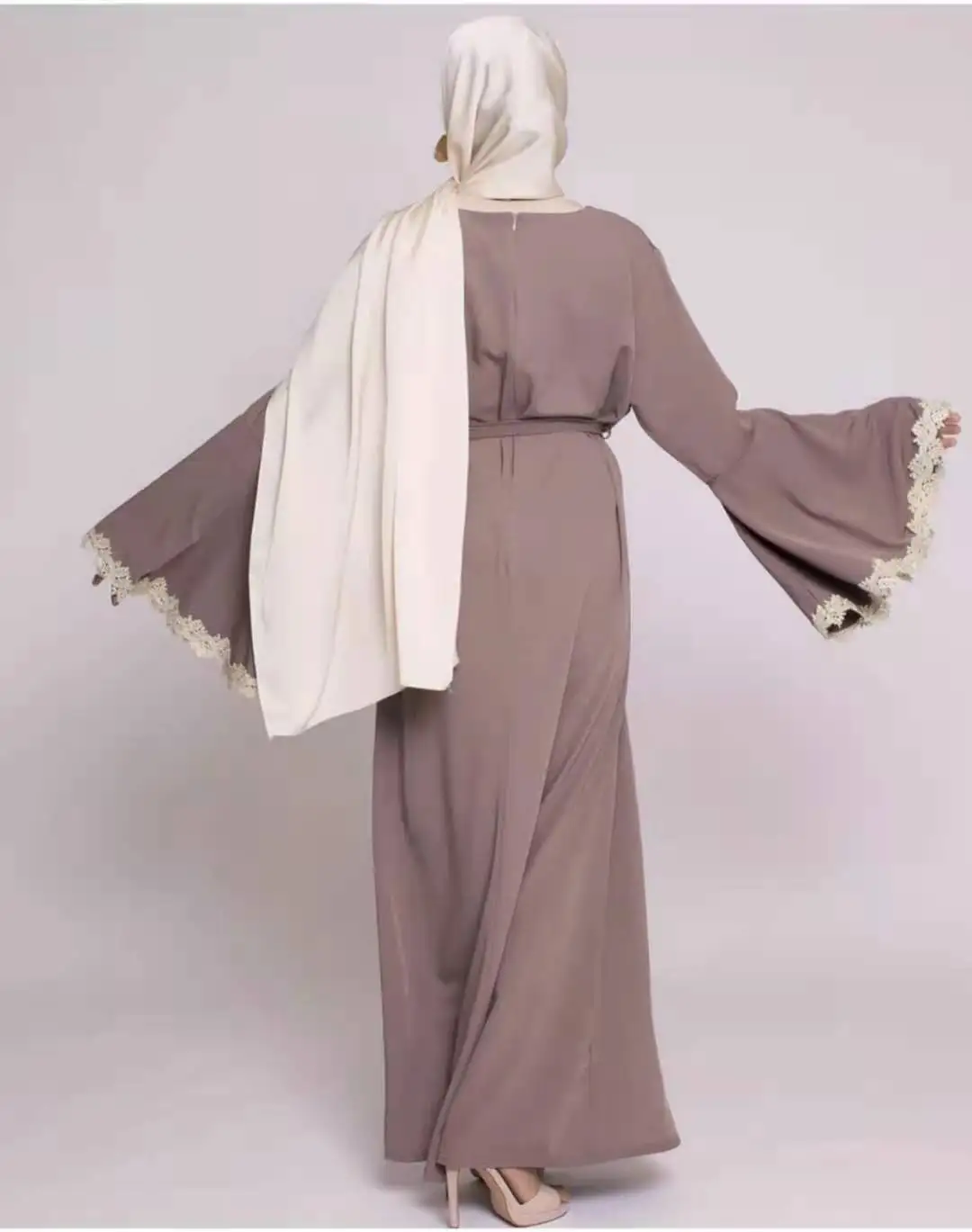 Imagem -03 - Vestido Abaya Muçulmano para Mulheres Ruffles Hijab Vestuário Islâmico Vestido Caftan Marocain Eid Mubarak Dubai Turquia